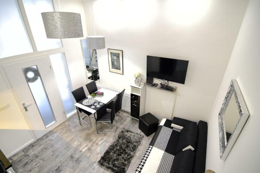 Lea Apartment - Free Parking In Front For 2 Cars زغرب المظهر الخارجي الصورة