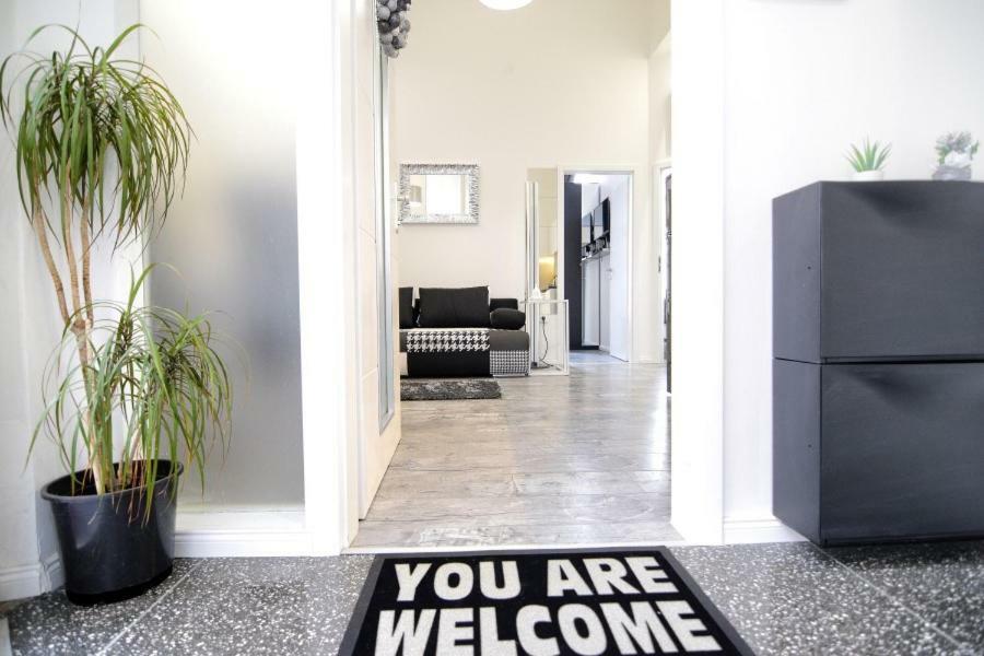 Lea Apartment - Free Parking In Front For 2 Cars زغرب المظهر الخارجي الصورة
