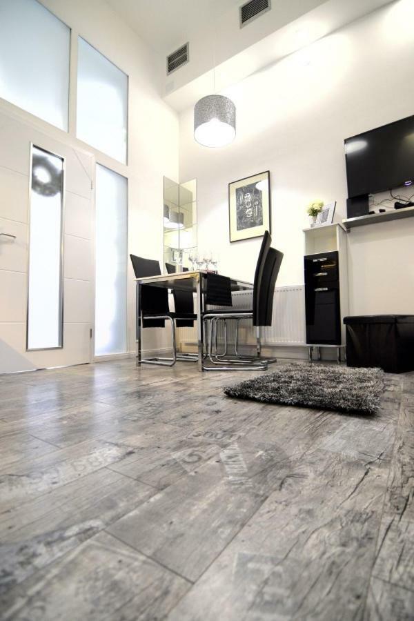 Lea Apartment - Free Parking In Front For 2 Cars زغرب المظهر الخارجي الصورة